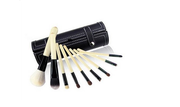 Barrel makeup brush set