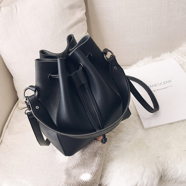 Women''s bag 2021 new wave Korean version frosted Handbag Shoulder Bag fashion simple and easy chic bag bucket